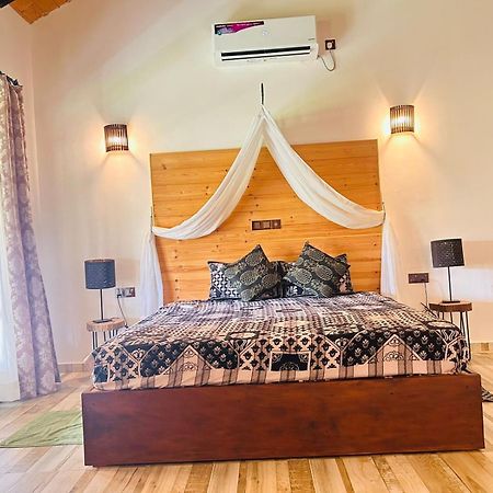Blu Marine Nilaveli Hotel ตรินโคมาลี ภายนอก รูปภาพ