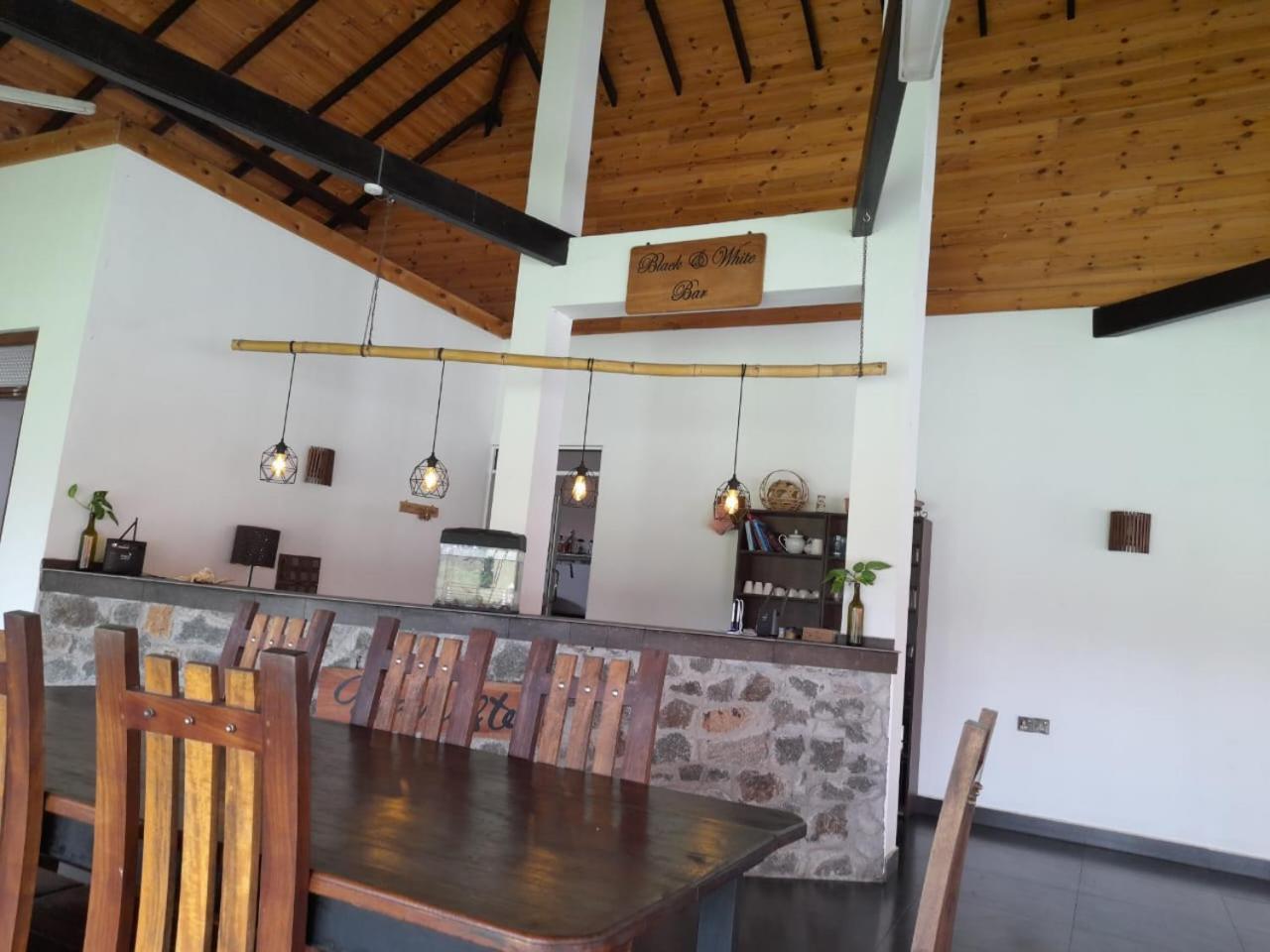 Blu Marine Nilaveli Hotel ตรินโคมาลี ภายนอก รูปภาพ