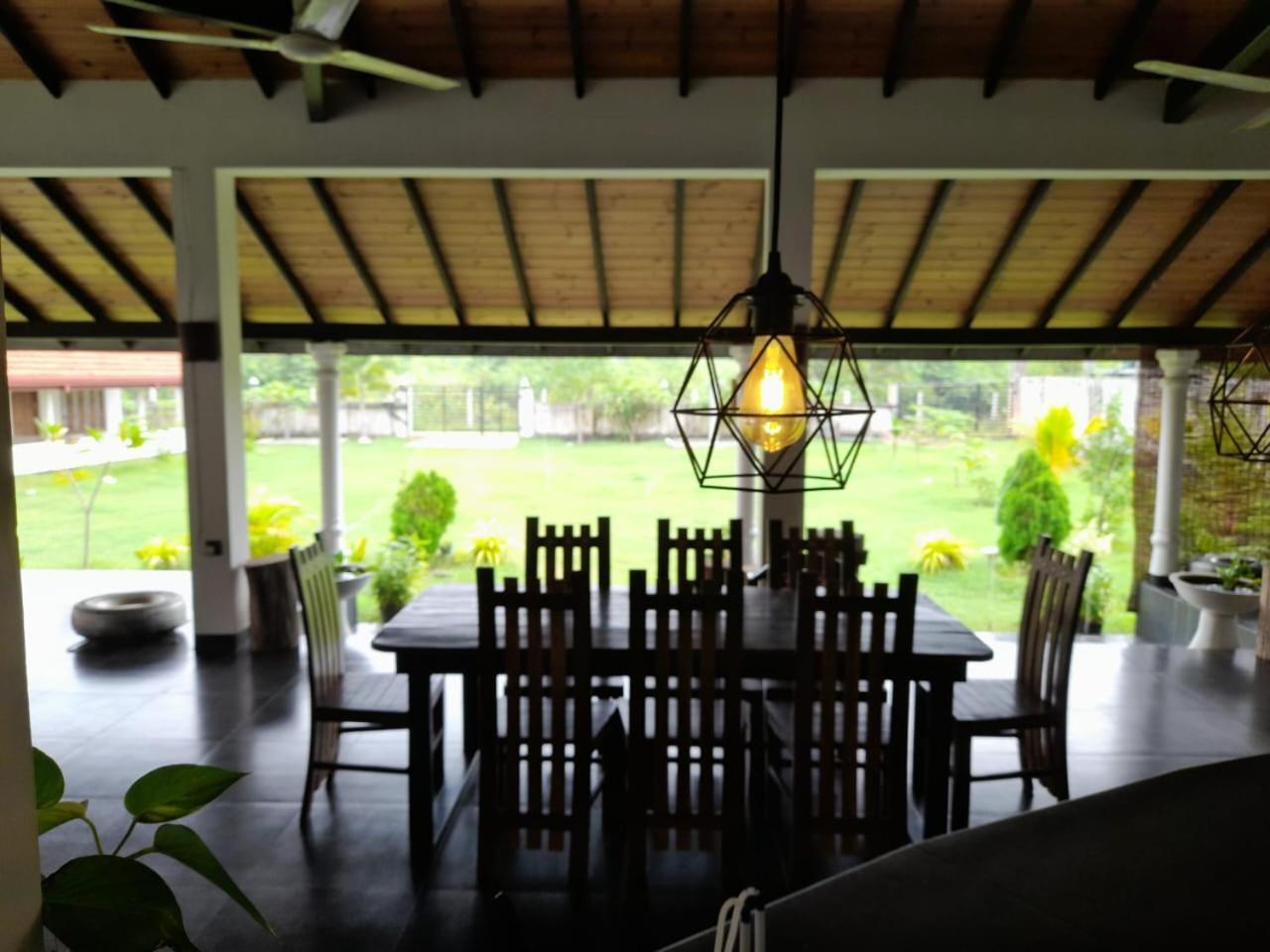 Blu Marine Nilaveli Hotel ตรินโคมาลี ภายนอก รูปภาพ