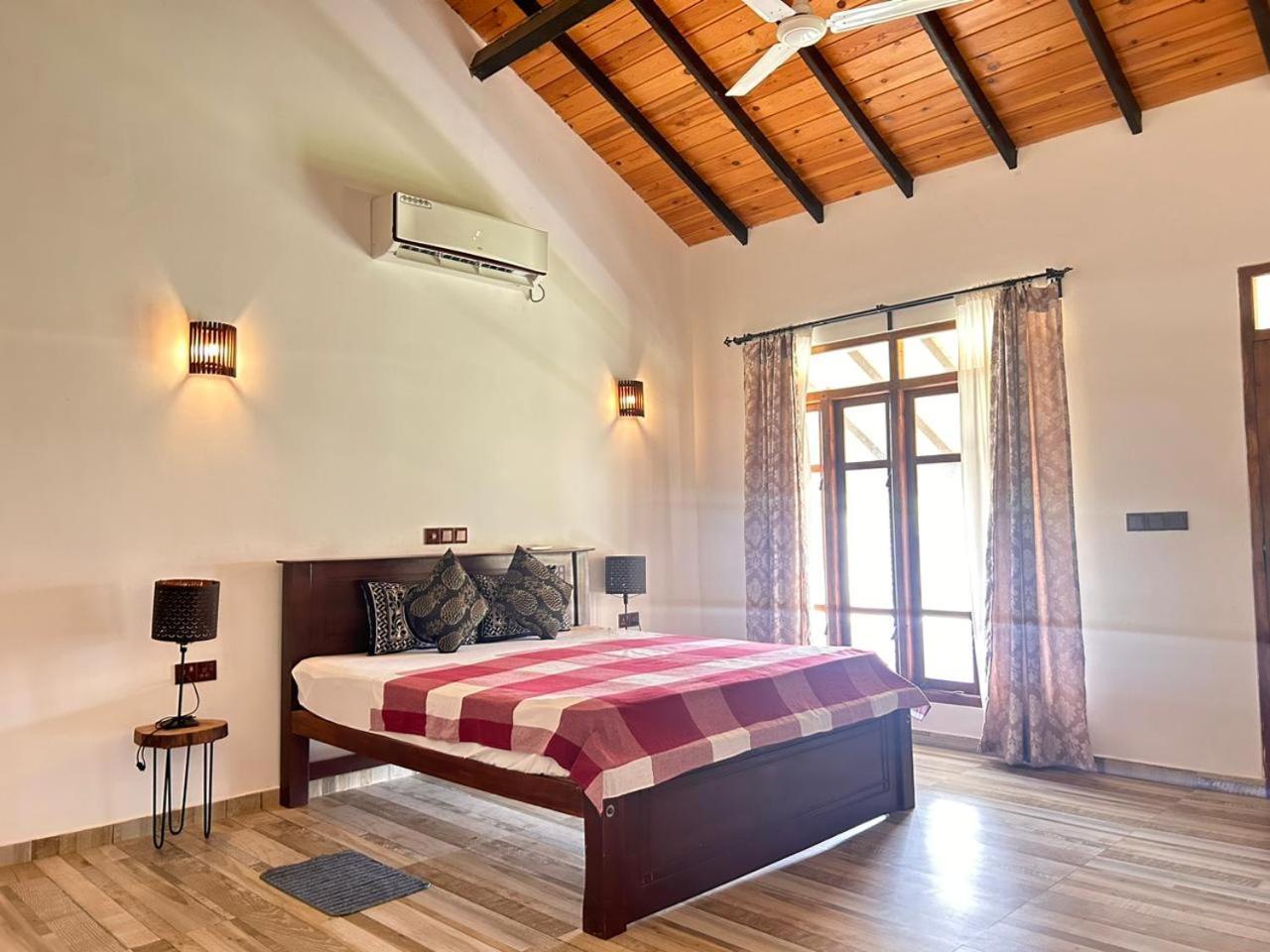 Blu Marine Nilaveli Hotel ตรินโคมาลี ภายนอก รูปภาพ